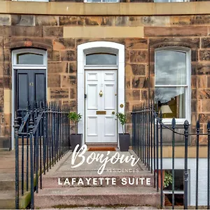 Georgian West End Main Door 2br-1ba, Near Eicc By Bonjour Residences Apartment